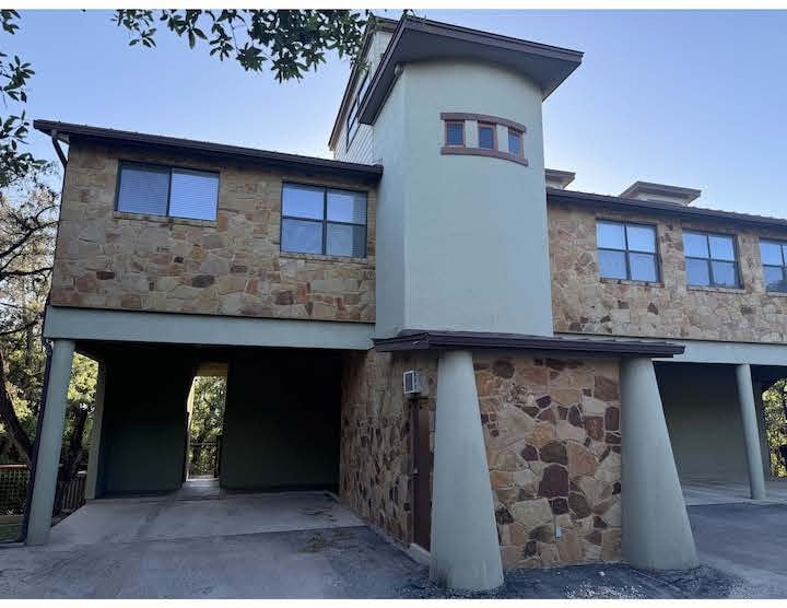 Picture of front of building